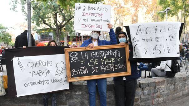 Pedido desesperado: gastronómicos y hoteleros exigen al Gobierno que los dejen trabajar