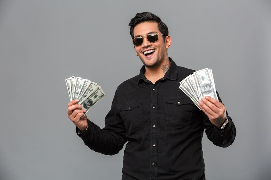 Dinero, horóscopo. Foto: Freepik