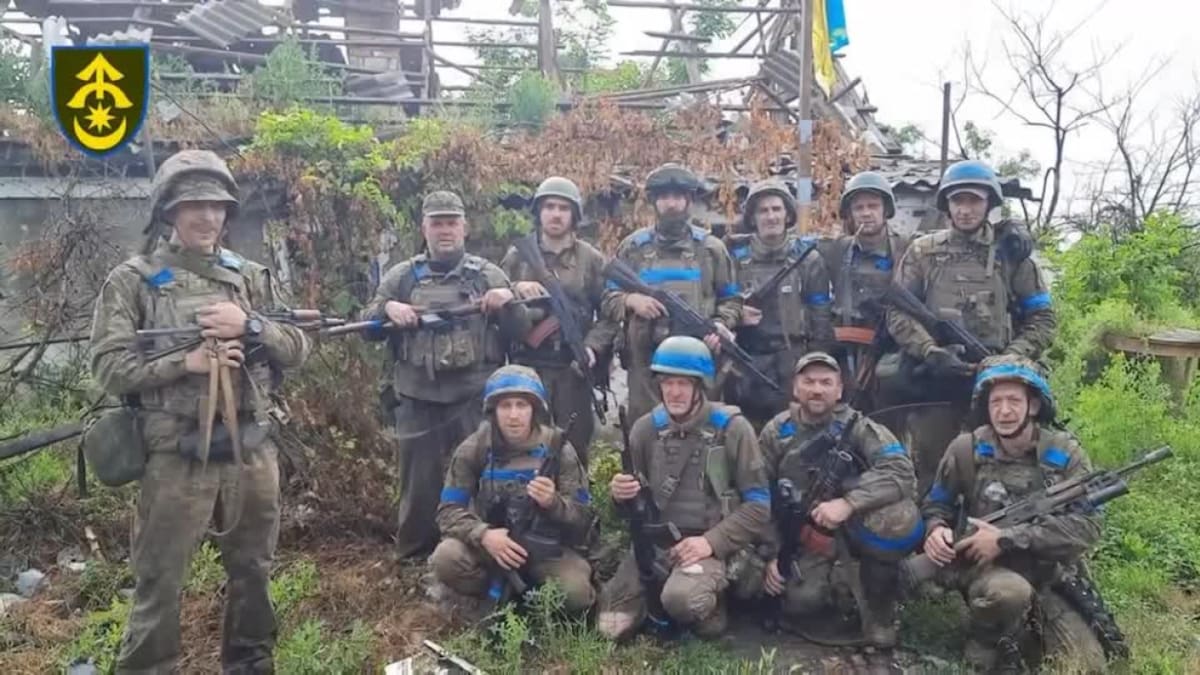 Soldados ucranianos anuncian la recuperación de Rivnopil. Video: Reuters.