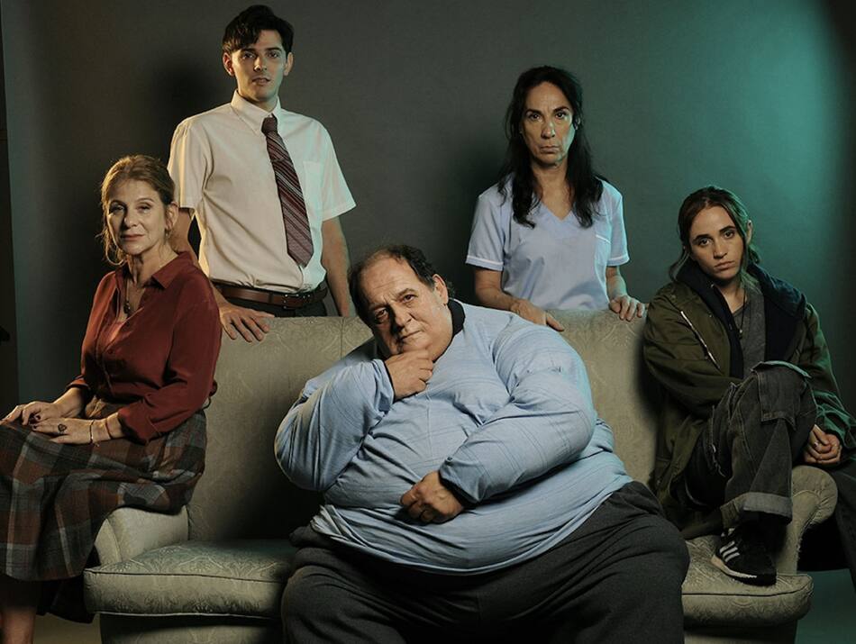 La Ballena llega al teatro con Julio Chávez, Emilia Mazer, Laura Oliva y gran elenco. Foto: Rimas Producciones