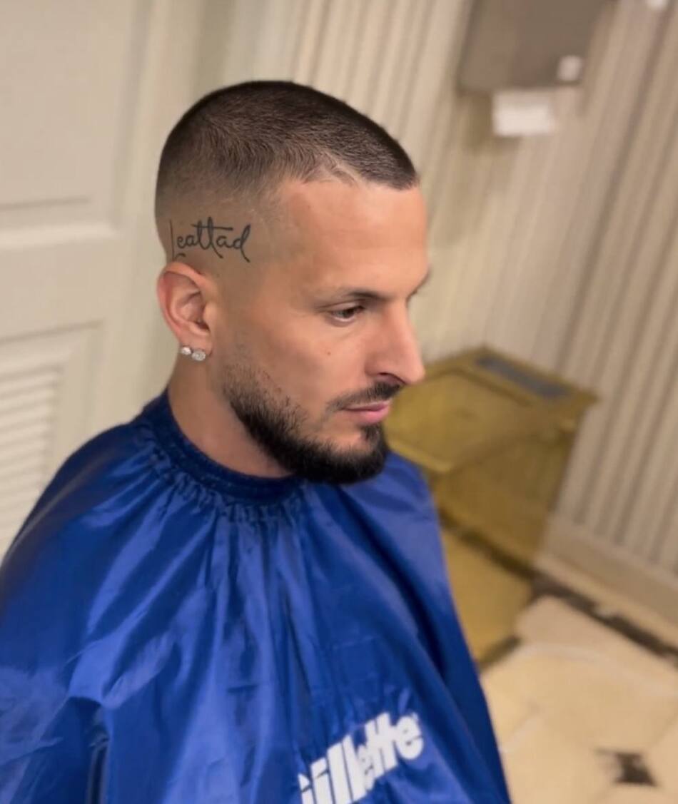 Darío Benedetto y su nuevo look en la previa de las semifinales ante Palmeiras. Foto: X @la12tuittera.