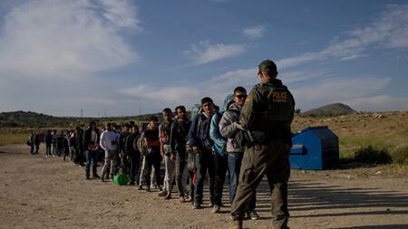 Controles en la frontera México-Estados Unidos. Foto: Reuters