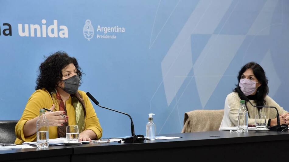 La ministra de Salud, Carla Vizzotti, y la secretaria Legal y Técnica de la Nación, Vilma Ibarra, NA