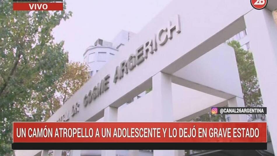 Camión atropelló a joven en La Boca y pelea por su vida (Canal 26)