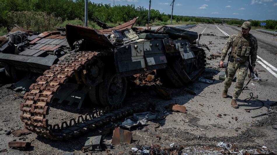 Tanque de guerra destrozado en Robotyne. Foto: Reuters.