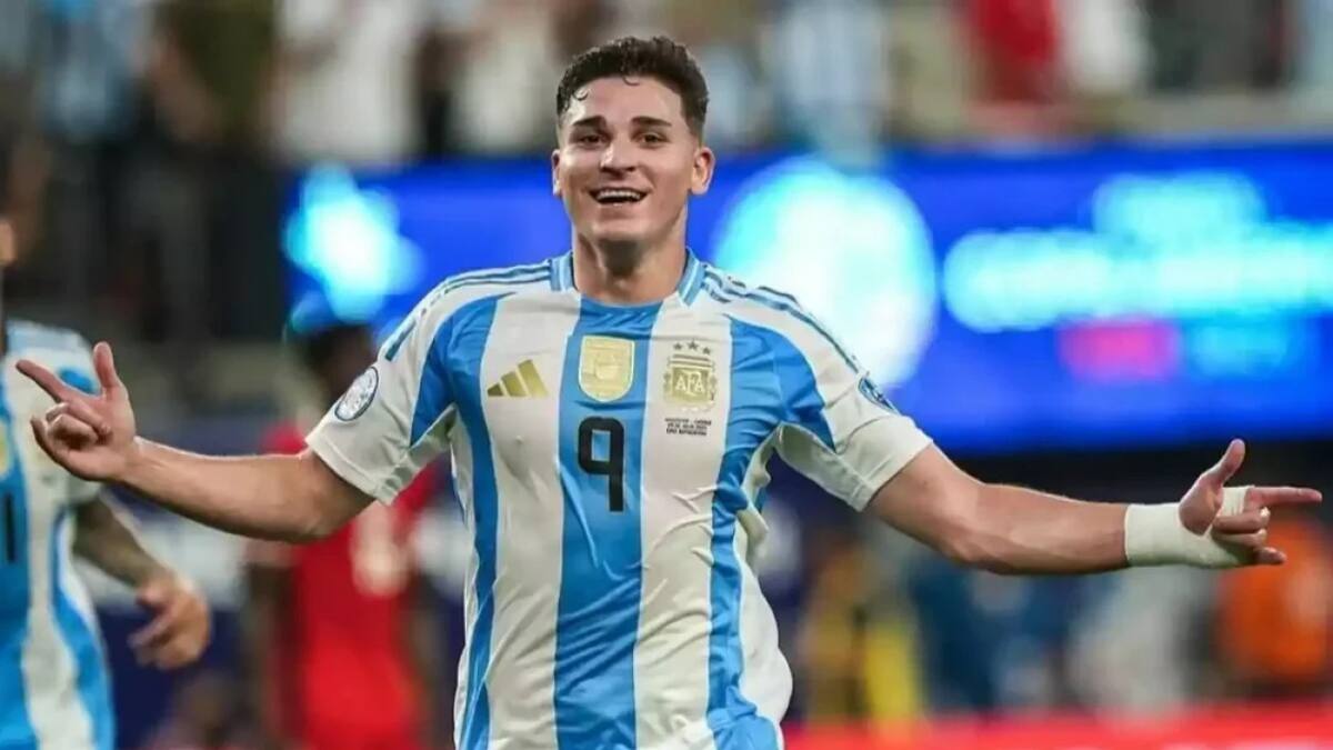Julián Álvarez en la Selección argentina. Foto: NA.