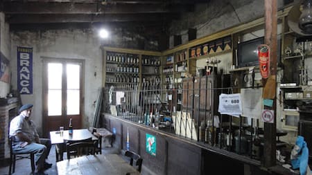 Encuentro de gauchos, payadas y tradiciones: cómo nacieron las míticas pulperías y cuáles visitar