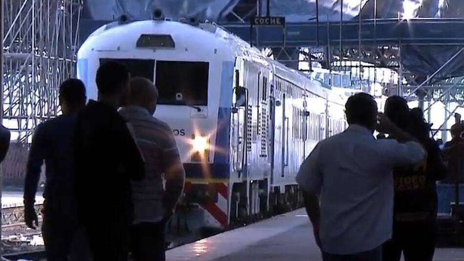 Tren de Olavarría con fans del Indio Solari