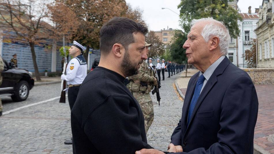 Zelenski y Borrell. Foto: Reuters.