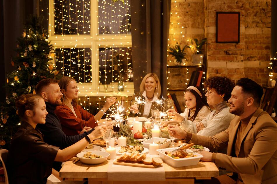 Navidad, año nuevo, familia. Foto: Pexels.