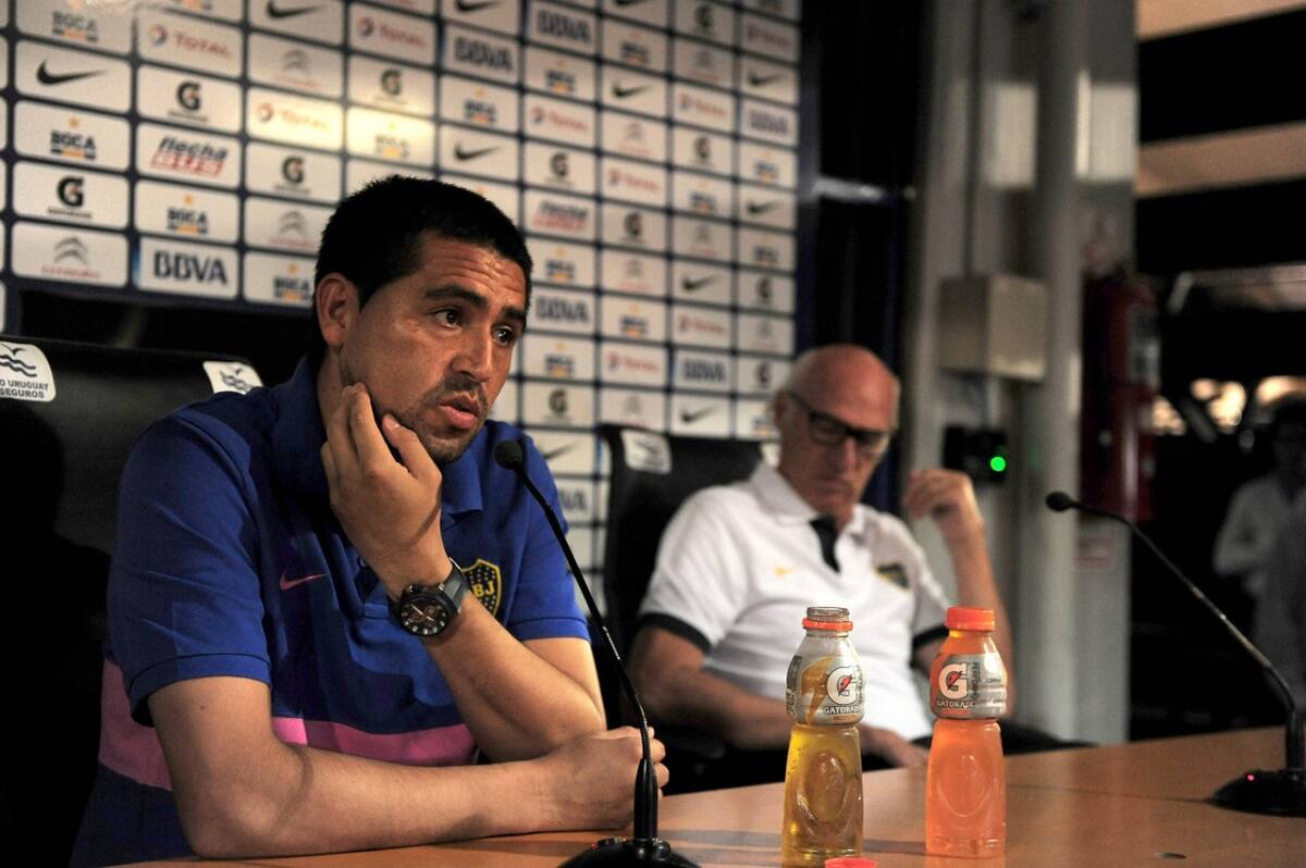 Juan Román Riquelme junto a Carlos Bianchi. Foto: NA (José Brusco)