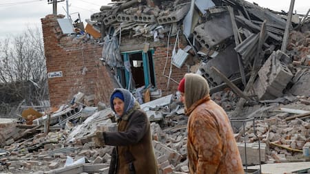 En una nueva jornada de ataques, Ucrania acusó a Rusia de ejecutar a dos prisioneros de guerra