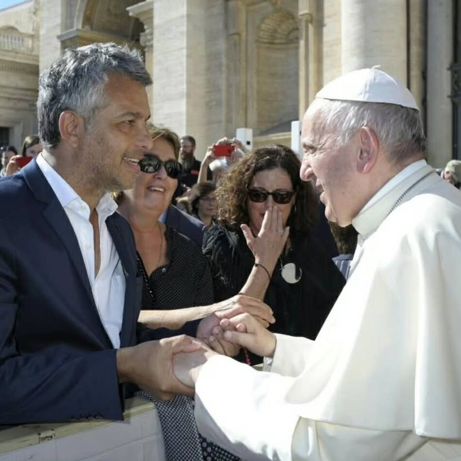 Mario Massaccesi junto al papa Francisco. Foto: Instagram/@mariomassaccesi1.