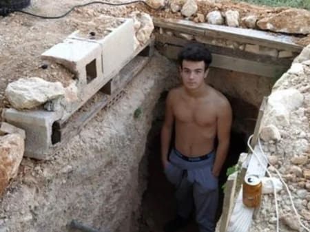Adolescente construyó su casa bajo tierra
