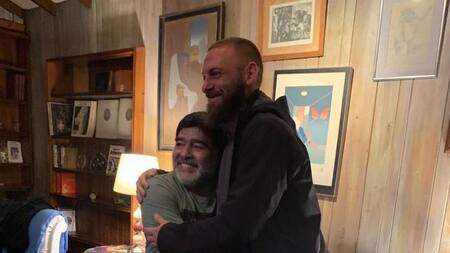Diego Maradona y De Rossi, encuentro