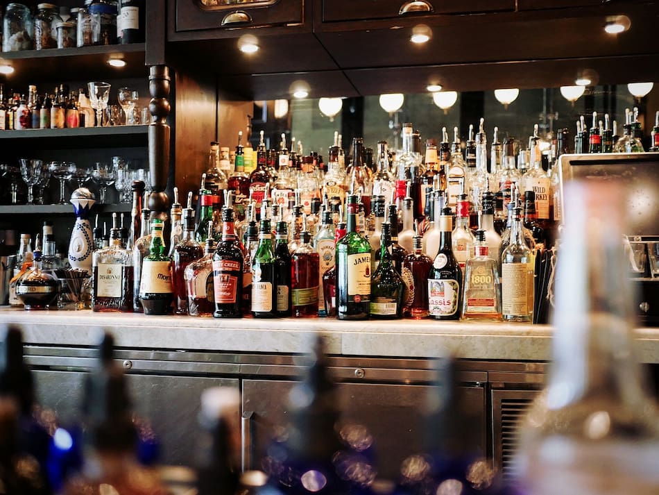 Botellas de fernet vacías, ideal para decorar. Foto: Pixabay.