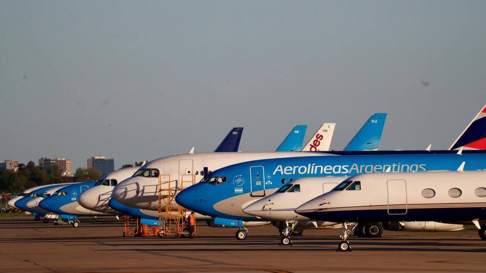 Paro General 25-S, Aerolíneas Argentinas, reprogramación de vuelos, Reuters