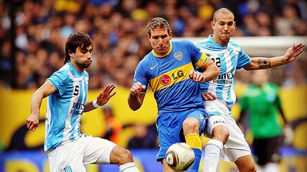 Lucas Aveldaño sorprendió al poner a la venta camisetas de distintos clubes en una reconocida plataforma europea de segunda mano.