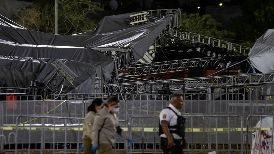 Derrumbe de escenario en México. Foto: EFE.