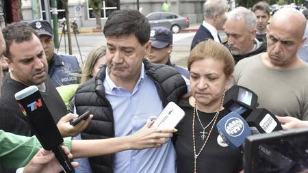 Padres de Fernando Baez Sosa, llegan a los tribunales de Dolores. Foto NA.