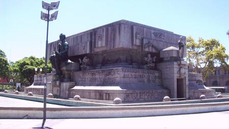 Mausoleo en Plaza Miserere