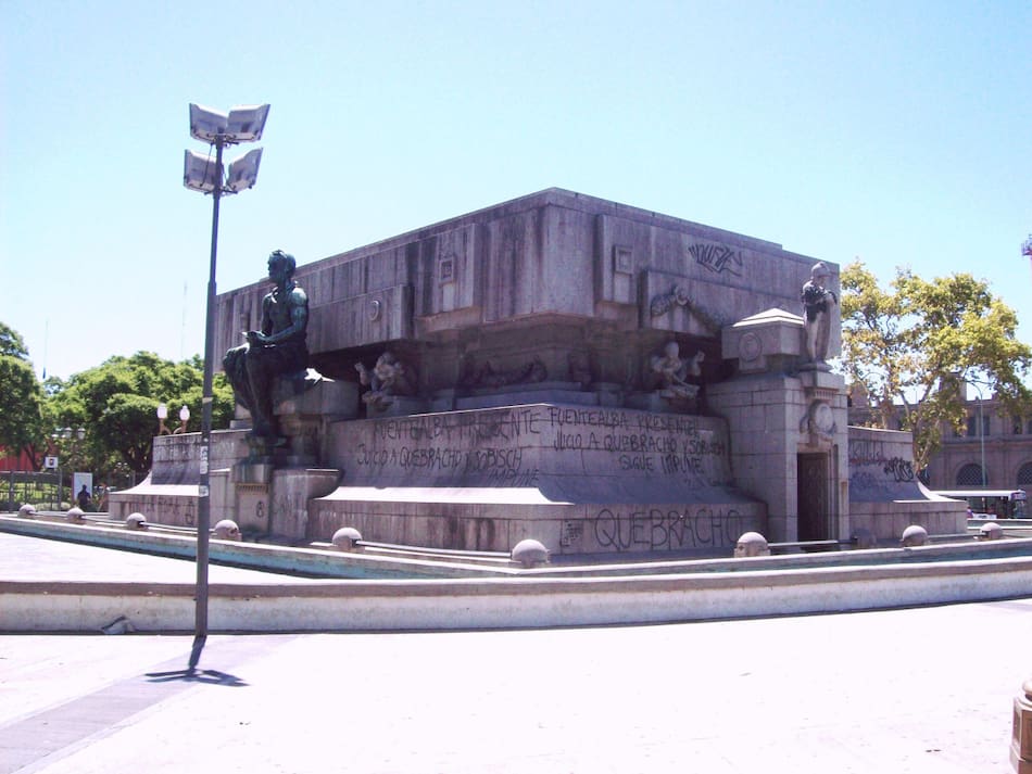 Mausoleo en Plaza Miserere
