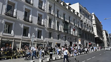 México decide: largas filas de ciudadanos mexicanos en España para elegir nuevas autoridades. EFE