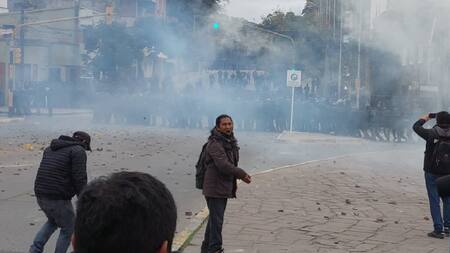 Violentas protestas en Jujuy por la reforma constitucional. Foto: NA.