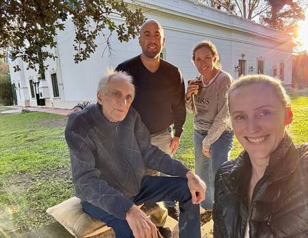 La foto que eligió Paula para recordar a su padre Juan María Traverso. Foto: Instagram @paulatraversook