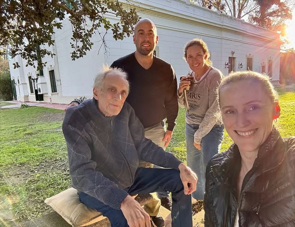 La foto que eligió Paula para recordar a su padre Juan María Traverso. Foto: Instagram @paulatraversook