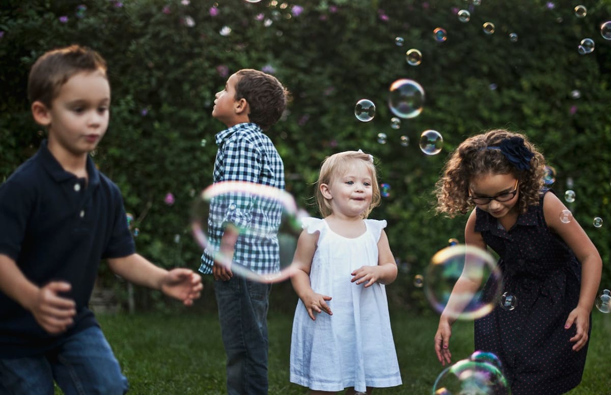 Niños. Foto: Unsplash.