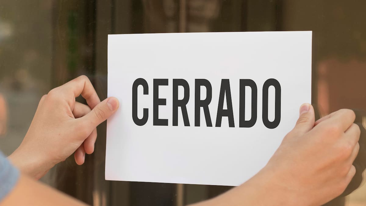 Cerrado, tienda.