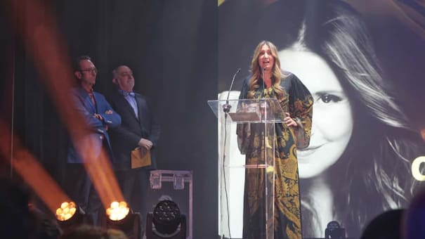 La argentina Carla Calabrese le ganó a Antonio Banderas en los Premios Teatro Musical de Madrid: cuándo se presenta en Buenos Aires