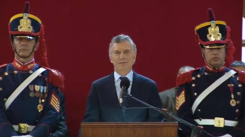 Mauricio Macri en el Colegio Militar de Palomar