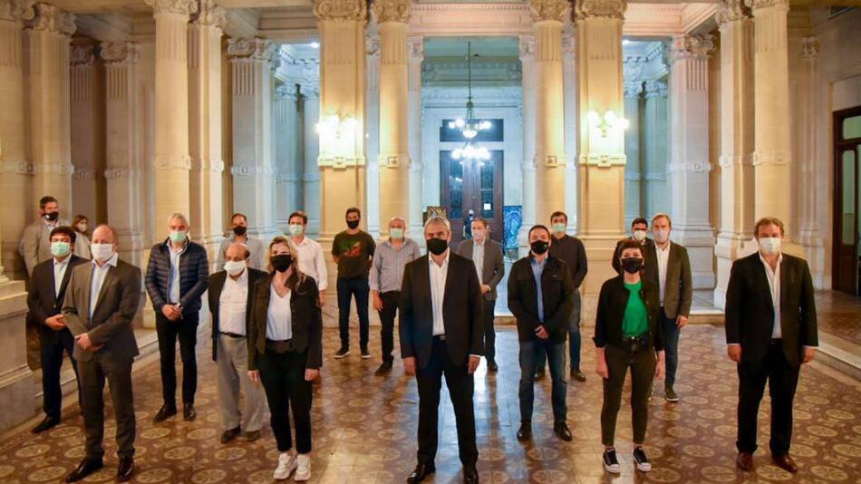 Intendentes e intendentas del Frente de Todos junto a nuevo ministro de Desarrollo Territorial y Hábitat de la Nación, Jorge Ferraresi, Prensa