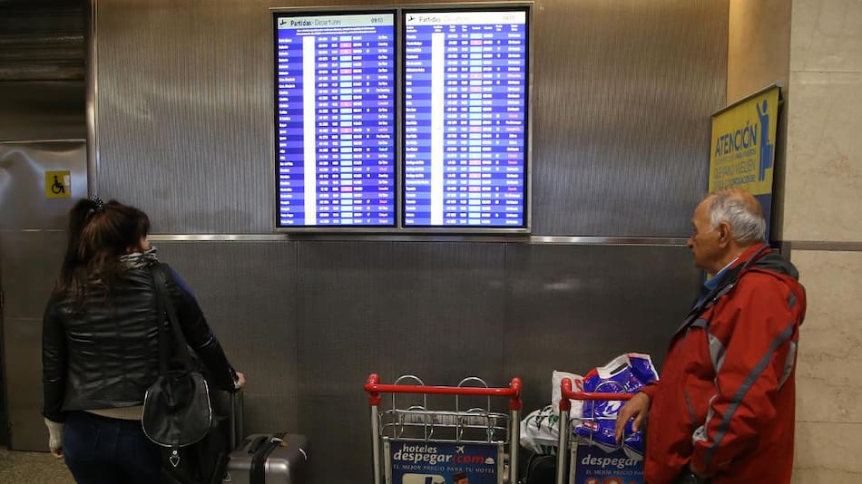 Aeropuerto, aeroparque, pasajeros, aviones, demoras, NA