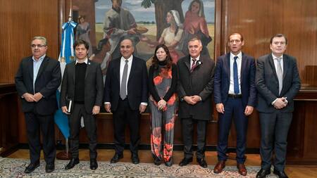 Juan Manzur, Silvina Batakis, y gobernadores provinciales. Foto NA