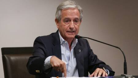 Conferencia de prensa de Andrés Ibarra. Foto: NA.