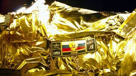 Imagen tomada por la cámara de la nave de alunizaje Luna-25 durante su vuelo a la Luna. Reuters