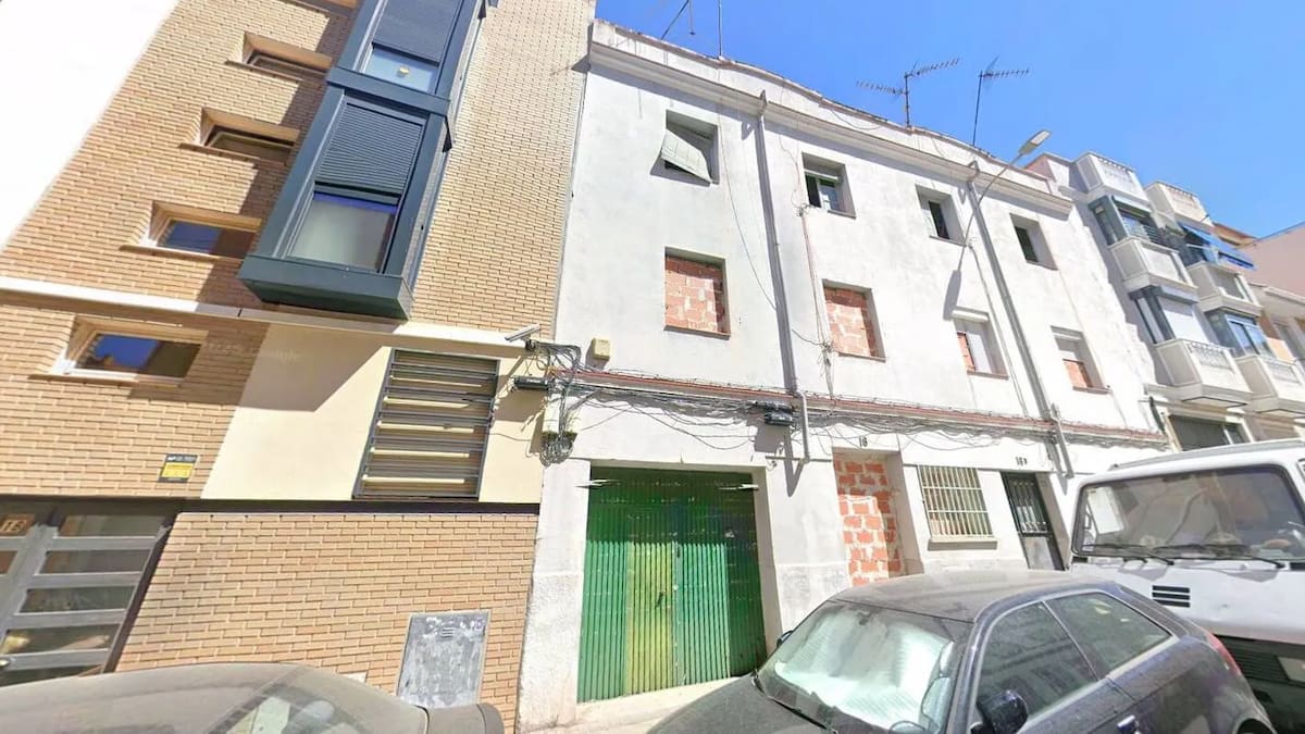 Giuliano Simeone y un nuevo edificio.