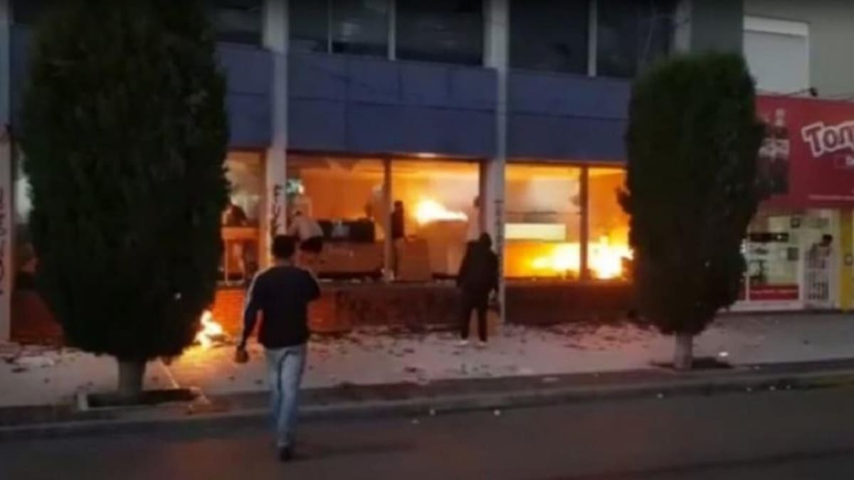 Atacaron e incendiario el edificio del diario El Chubut en Trelew