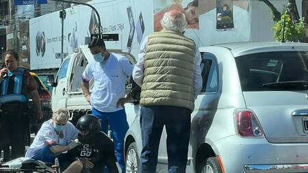 El accidente fue entre una moto y un Fiat 500. Foto: NA