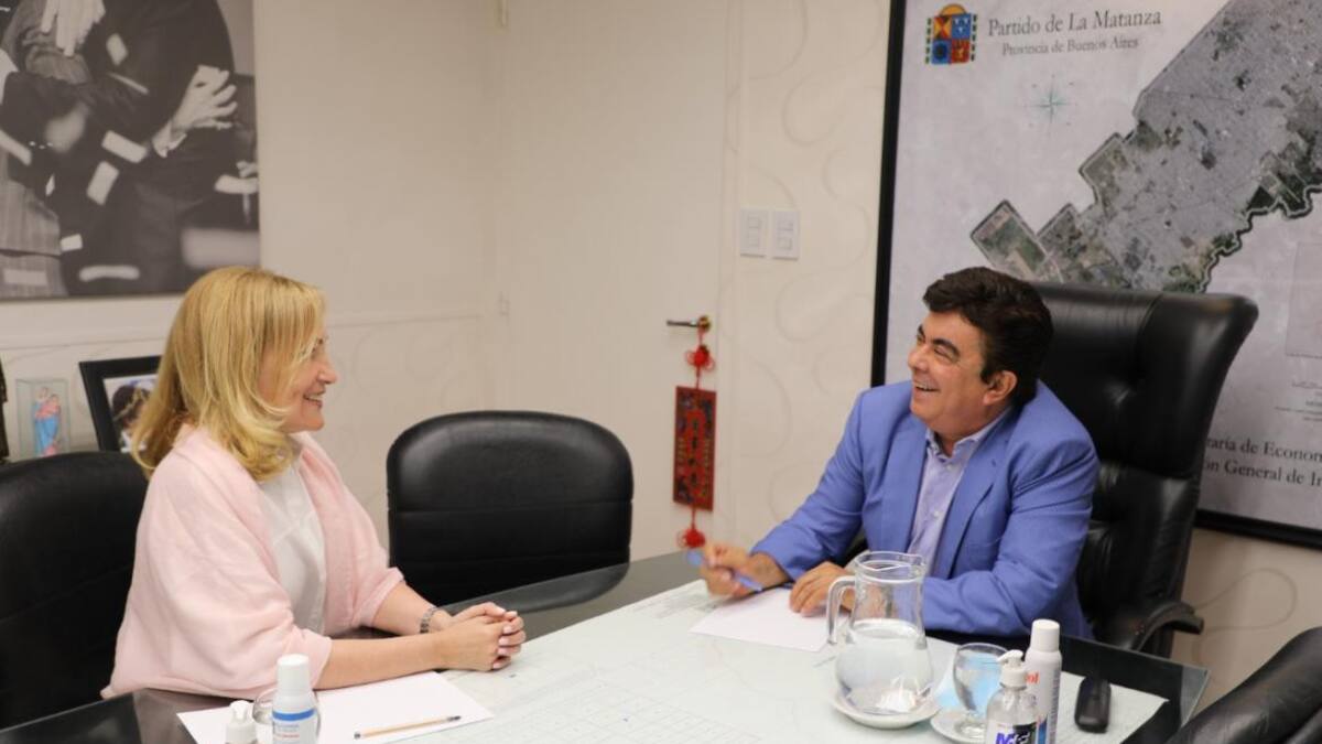 Fernando Espinoza y la viceministra de Educación de la Nación, Silvina Gvirtz.