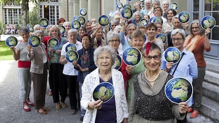 Las “abuelas del clima”: quiénes son las jubiladas suizas que lograron un fallo histórico para la protección ambiental