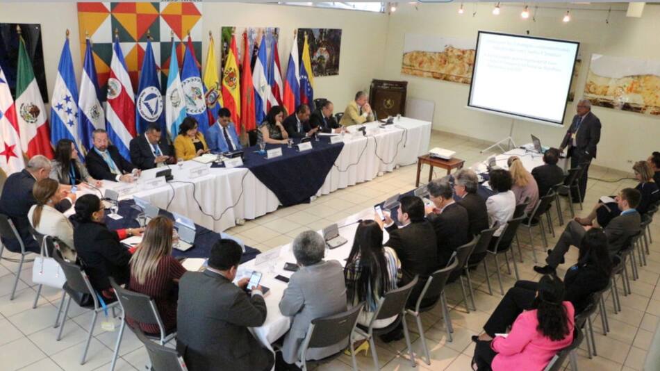 Una reunión del Parlacen. Foto: Twitter