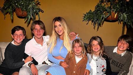 Wanda Nara junto a sus 5 hijos. Foto: Instagram.