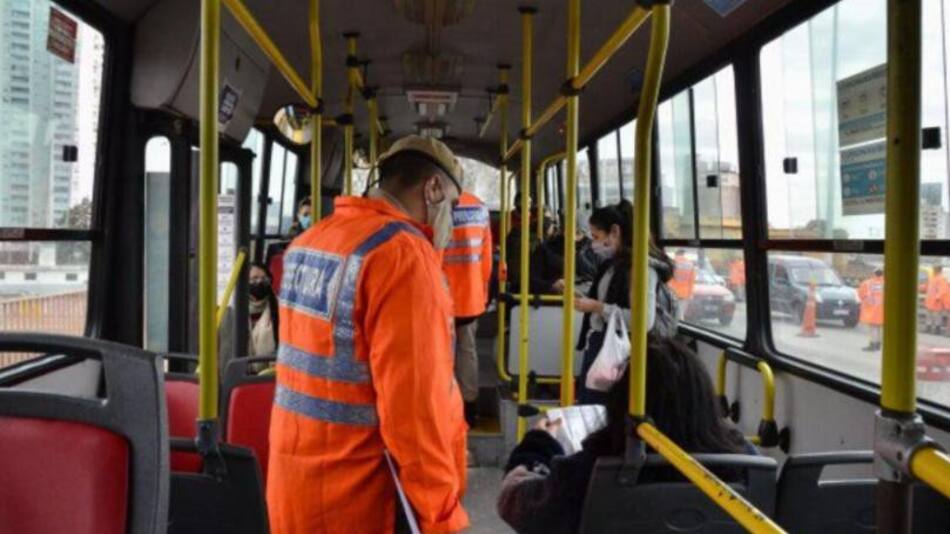 Amplían el cupo de pasajeros en colectivos, trenes y subtes, NA