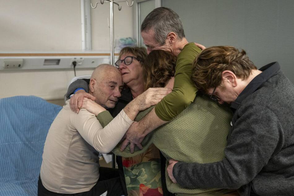Rehenes argentinos liberados por Israel. Foto: EFE.