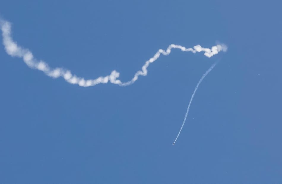 Explosión de misiles en el cielo sobre la ciudad de Kiev. Fuente: Reuters.