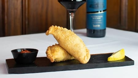 Bodegón "Club Belgrano", en CABA. Foto: Instagram / lacasonadebelgrano.